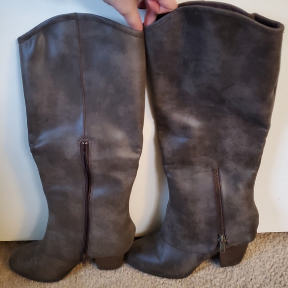 Jellypop taupe distressed boots - Picture 1 of 3